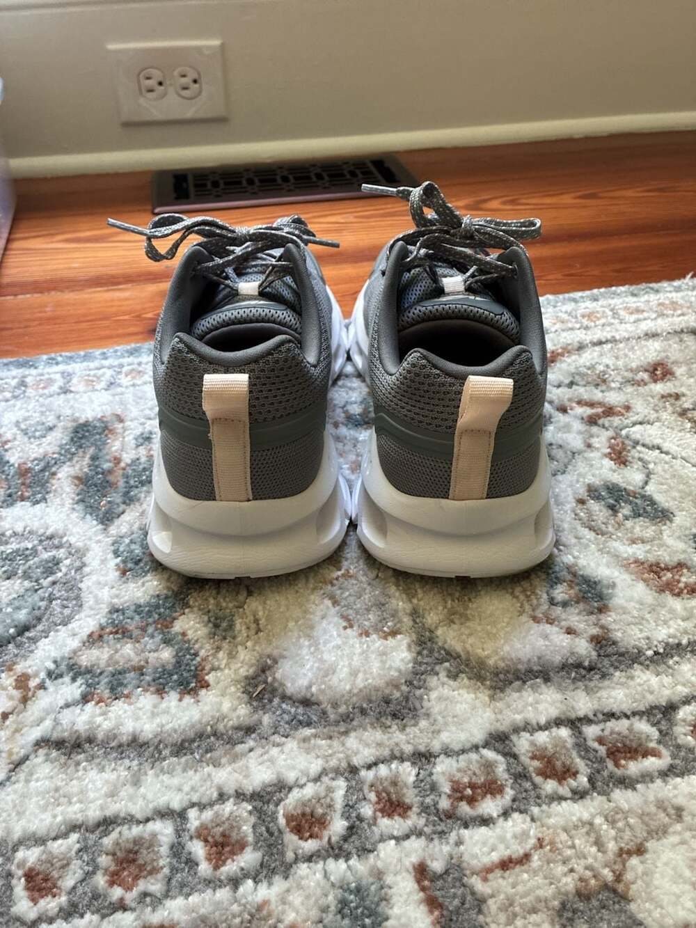 Avia Women's Size 9 Gray Athletic Running Sneakers - Picture 4 of 7